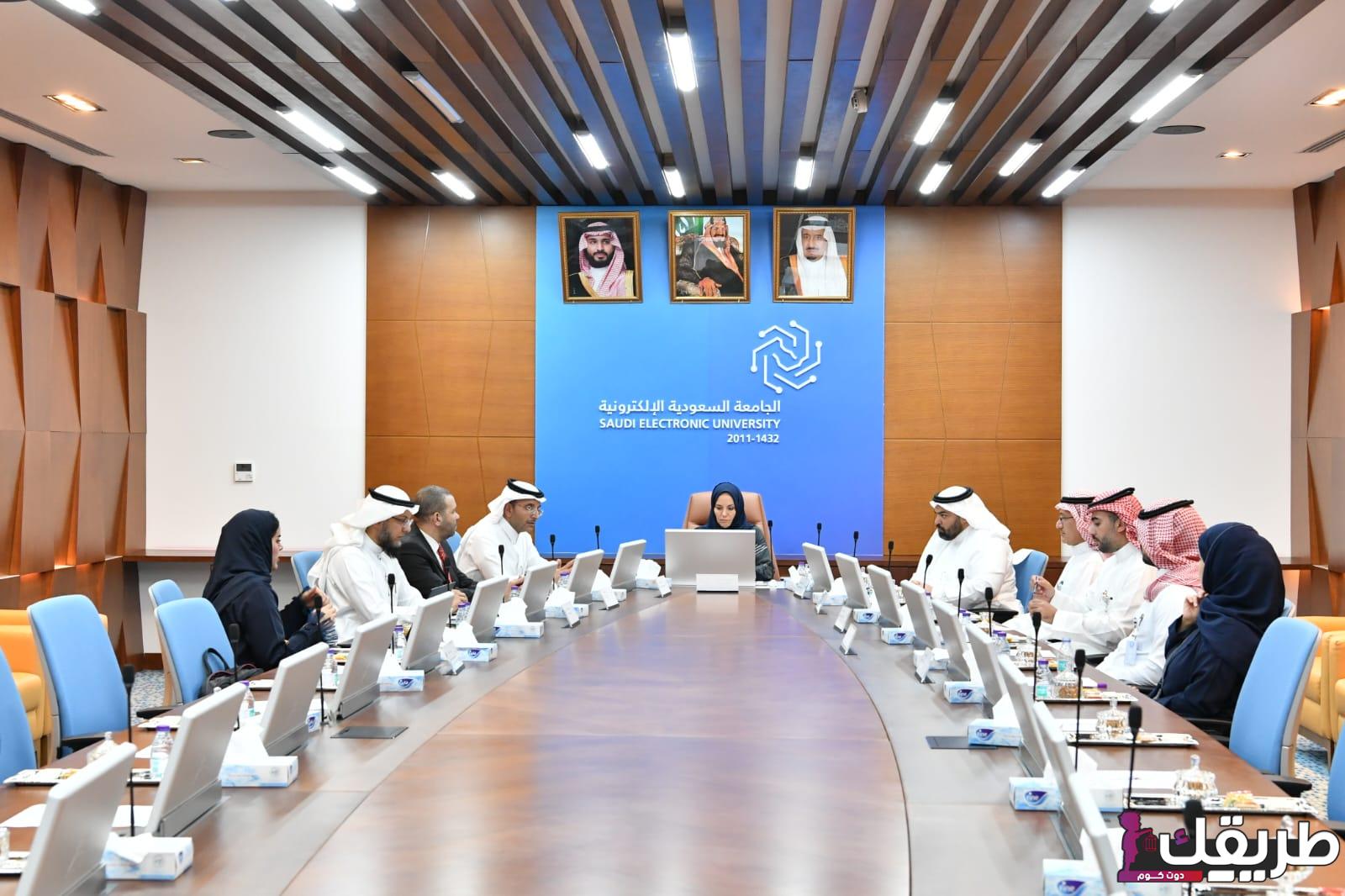 وفد من شركة أبل يزور الجامعة السعودية الإلكترونية 1445 1 63736100615682